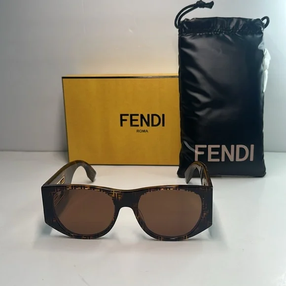 New 💯Authentic FENDI Baguette FE40109I 55E Sunglasses